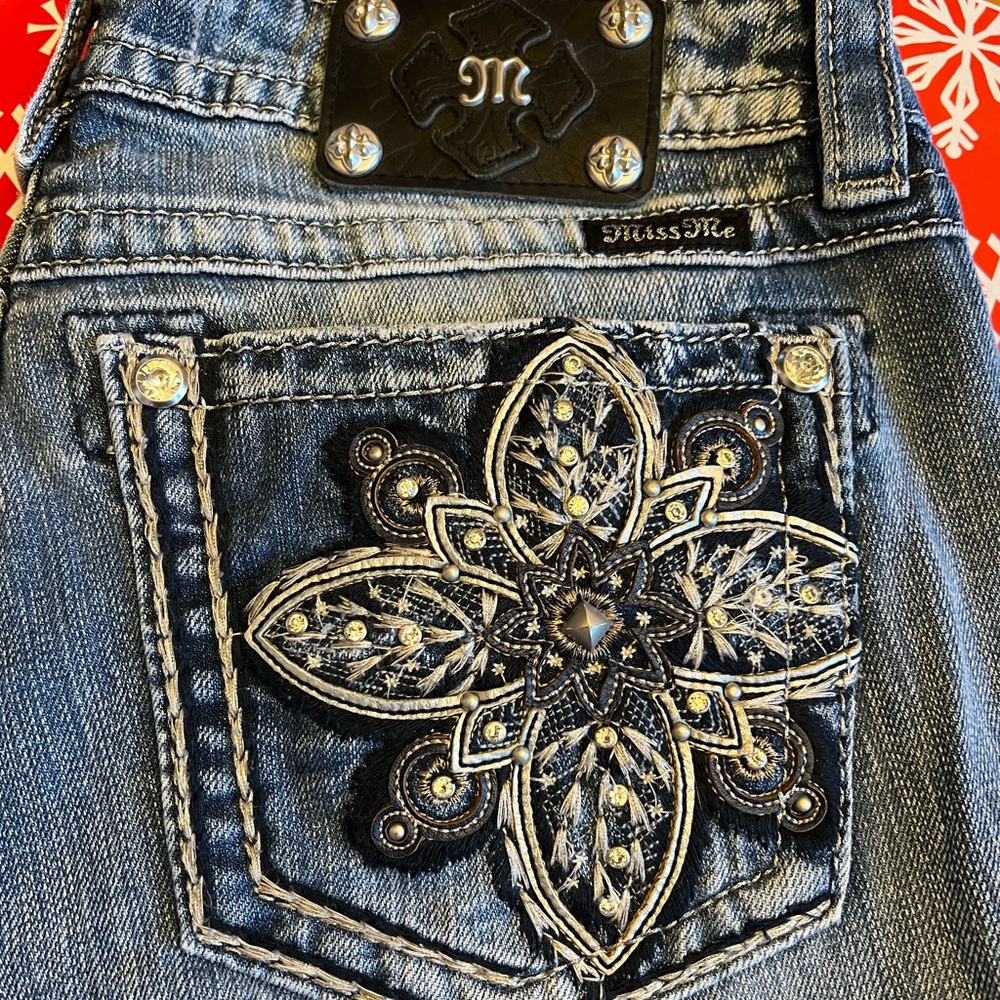 Miss Me jeans (slightly used) Size 32 W